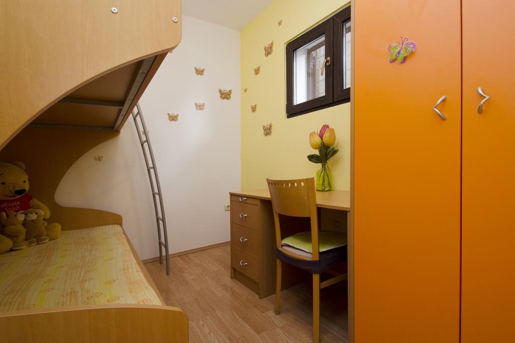 Antonia Apartments Zavalatica Extérieur photo