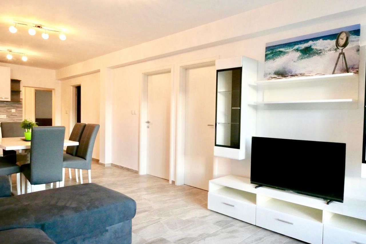 Antonia Apartments Zavalatica Extérieur photo