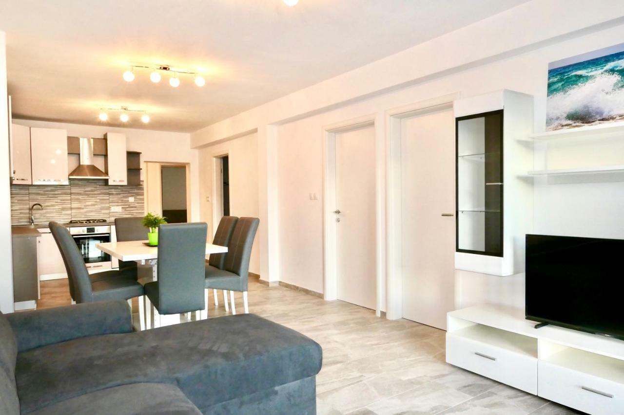 Antonia Apartments Zavalatica Extérieur photo