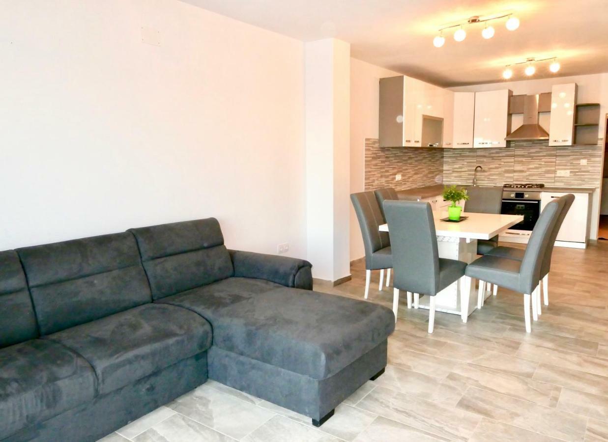Antonia Apartments Zavalatica Extérieur photo